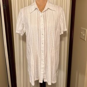 Woman Within white pleated blouse Size medium